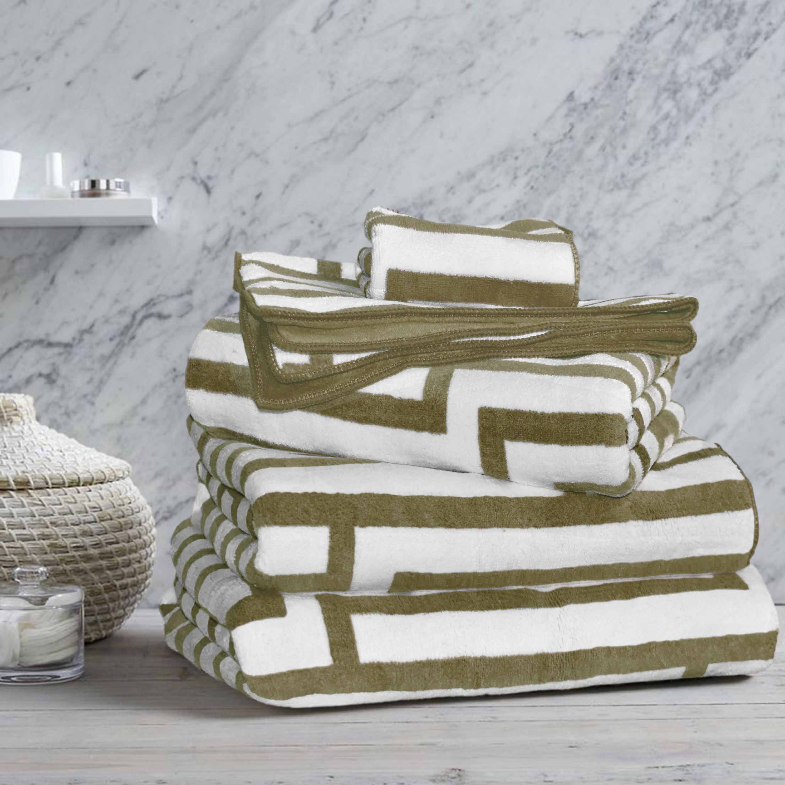 Different Types of Bathrobes & How to Choose One