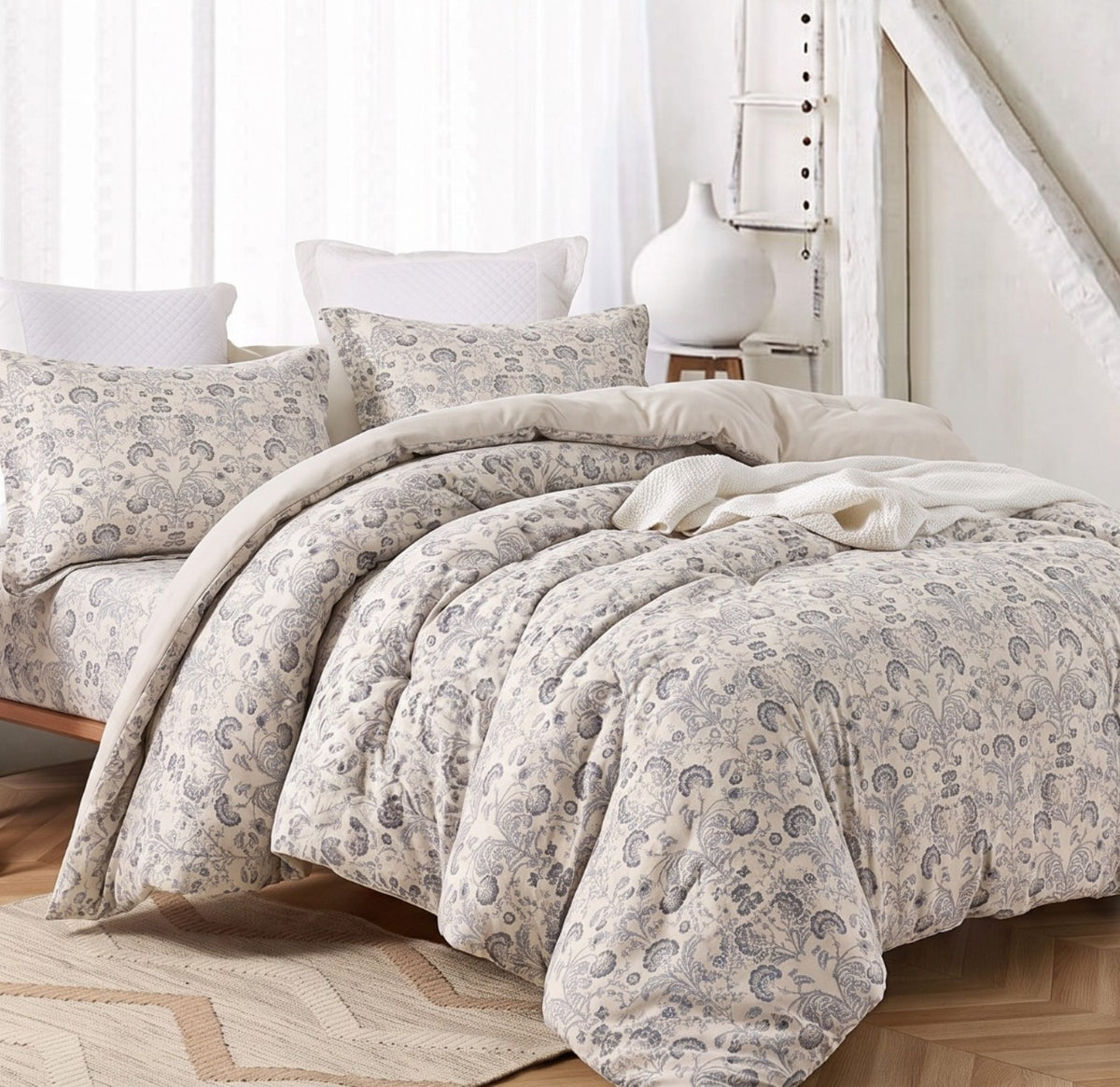 Jharokha Comforter Set